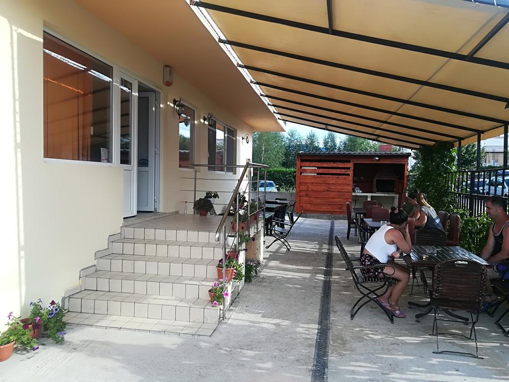 科斯蒂内什蒂 维拉阿克塞尔旅馆酒店 外观 照片