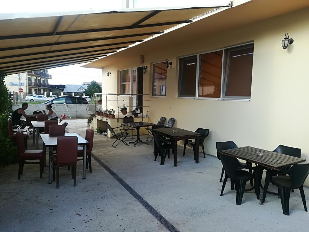 科斯蒂内什蒂 维拉阿克塞尔旅馆酒店 外观 照片